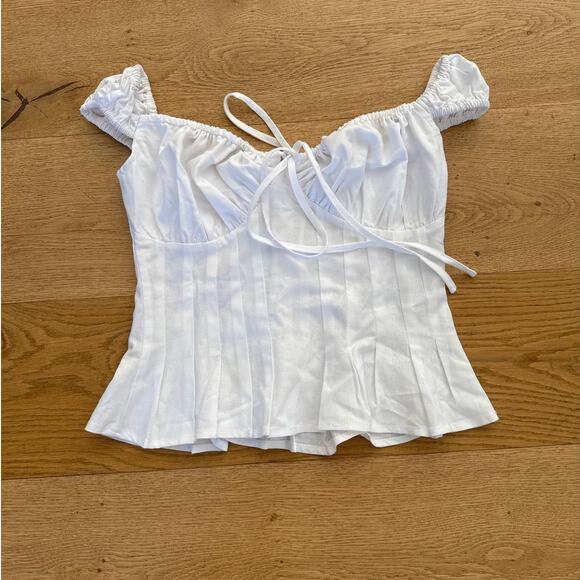 White Fox Boutique - Cut You Off Poplin Top in White - Picture 1 of 4